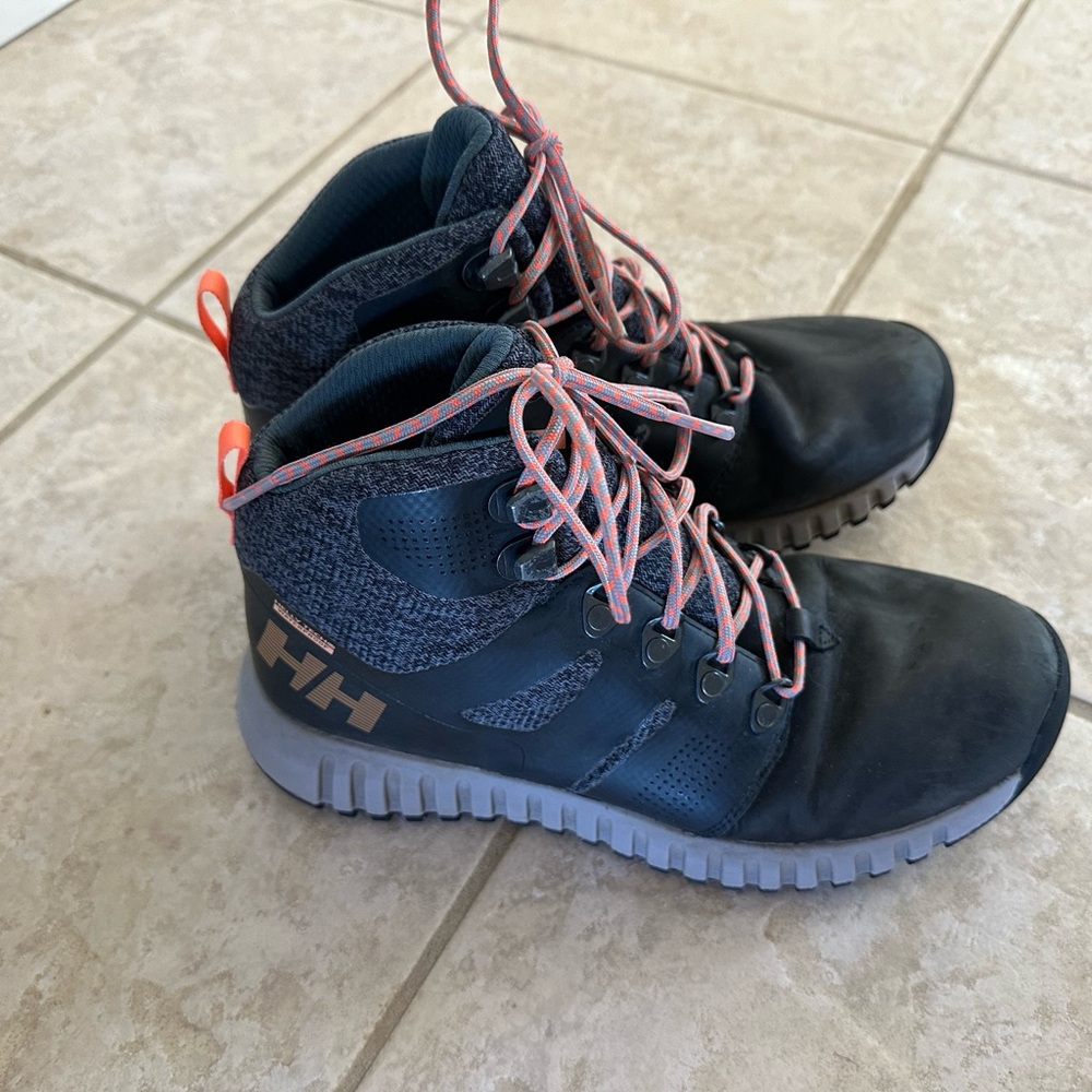 Helly Hansen Black and Gray Lace Up Boots Durable and Stylish